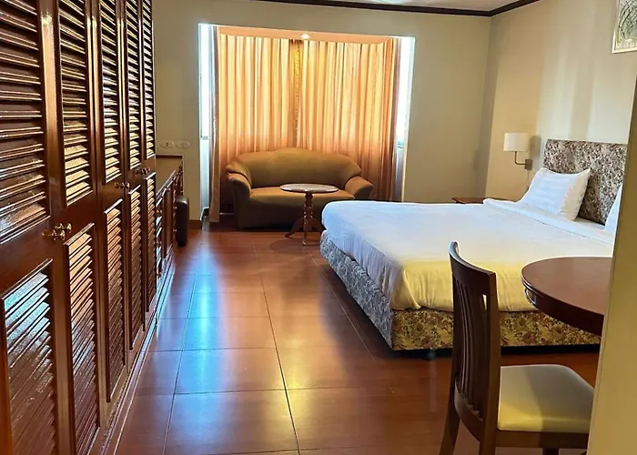 Fully Furnished Omni Tower Nana - Sukhumvit Soi 4