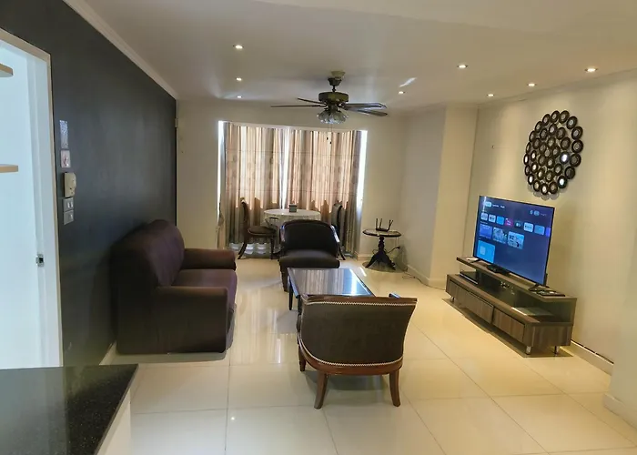 Fully Furnished Omni Tower Nana - Sukhumvit Soi 4 * Bangkok