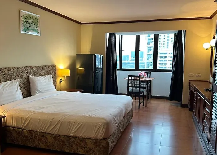 Fully Furnished Omni Tower Nana - Sukhumvit Soi 4 *