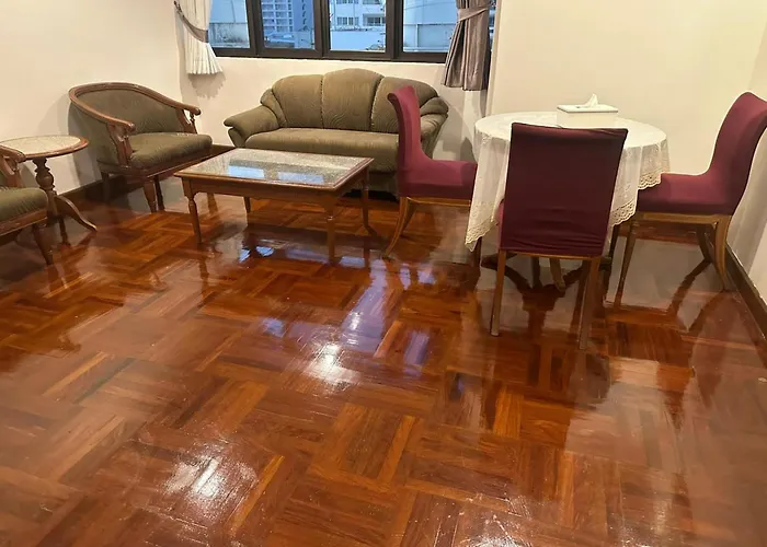 Fully Furnished Omni Tower Nana - Sukhumvit Soi 4 Apartment *