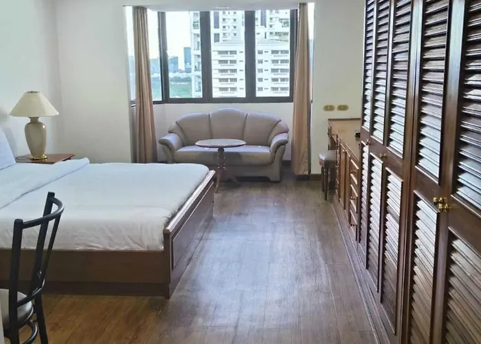 Fully Furnished Omni Tower Nana - Sukhumvit Soi 4 Bangkok