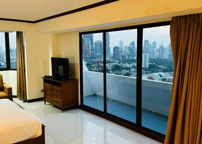 Fully Furnished Omni Tower Nana - Sukhumvit Soi 4 *