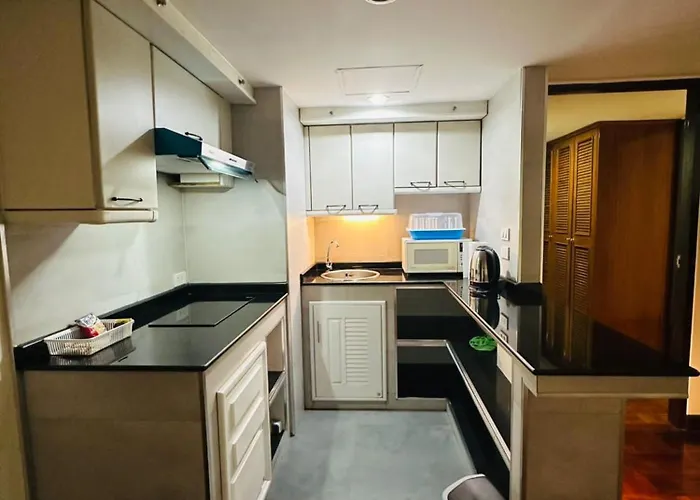 Fully Furnished Omni Tower Nana - Sukhumvit Soi 4