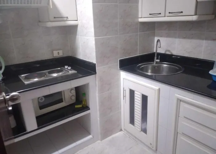 Fully Furnished Omni Tower Nana - Sukhumvit Soi 4 Apartment Bangkok