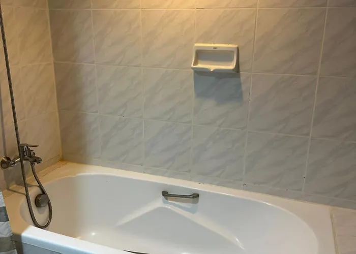 Fully Furnished Omni Tower Nana - Sukhumvit Soi 4 Bangkok