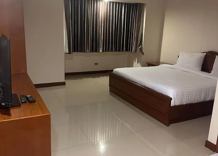 Fully Furnished Omni Tower Nana - Sukhumvit Soi 4