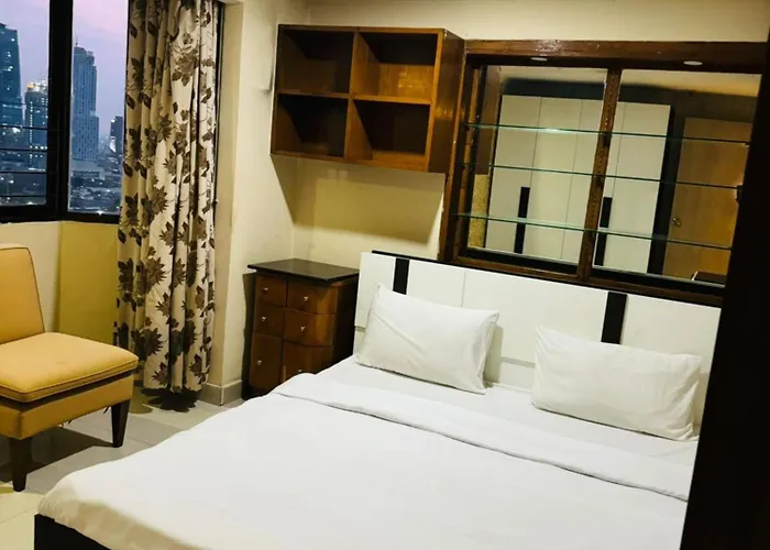 Fully Furnished Omni Tower Nana - Sukhumvit Soi 4 *