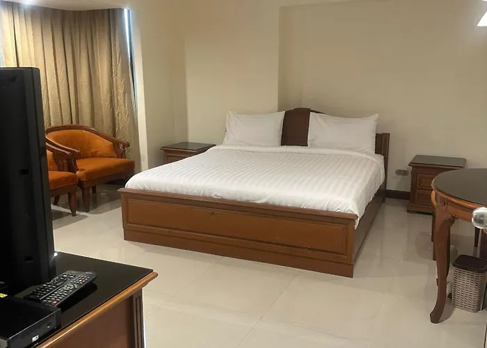 Fully Furnished Omni Tower Nana - Sukhumvit Soi 4