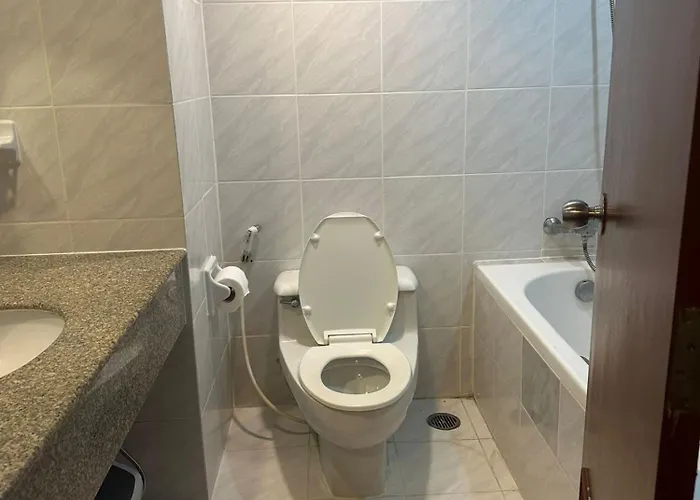 Fully Furnished Omni Tower Nana - Sukhumvit Soi 4 * Bangkok