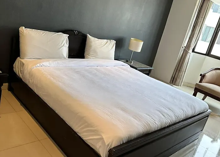 Fully Furnished Omni Tower Nana - Sukhumvit Soi 4