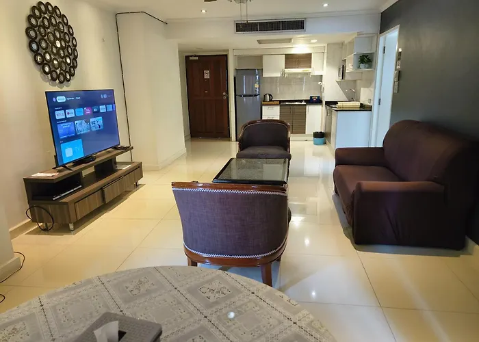 Fully Furnished Omni Tower Nana - Sukhumvit Soi 4 *
