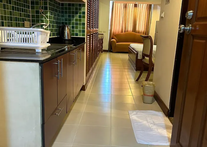 Fully Furnished Omni Tower Nana - Sukhumvit Soi 4