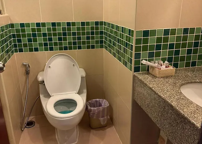Fully Furnished Omni Tower Nana - Sukhumvit Soi 4 *