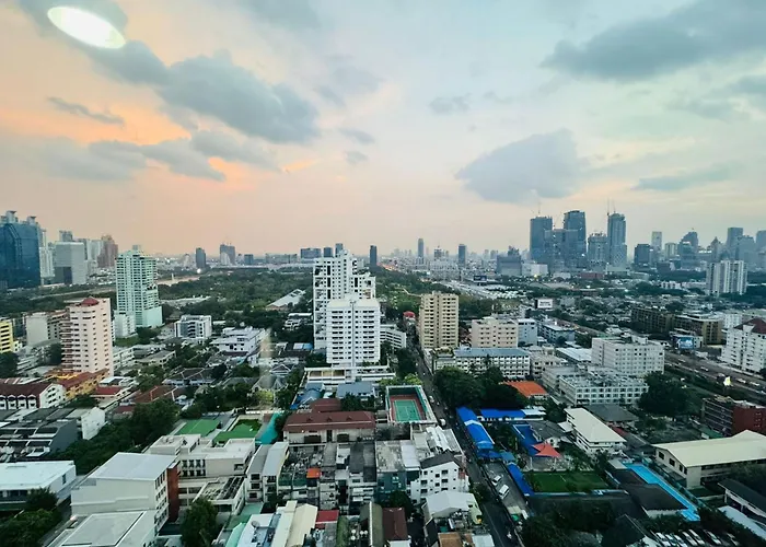 Fully Furnished Omni Tower Nana - Sukhumvit Soi 4 Bangkok