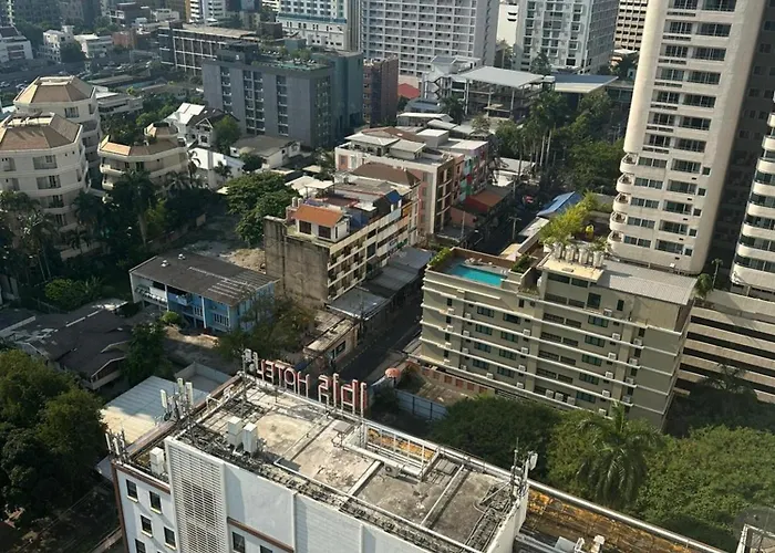 Fully Furnished Omni Tower Nana - Sukhumvit Soi 4 Apartment *